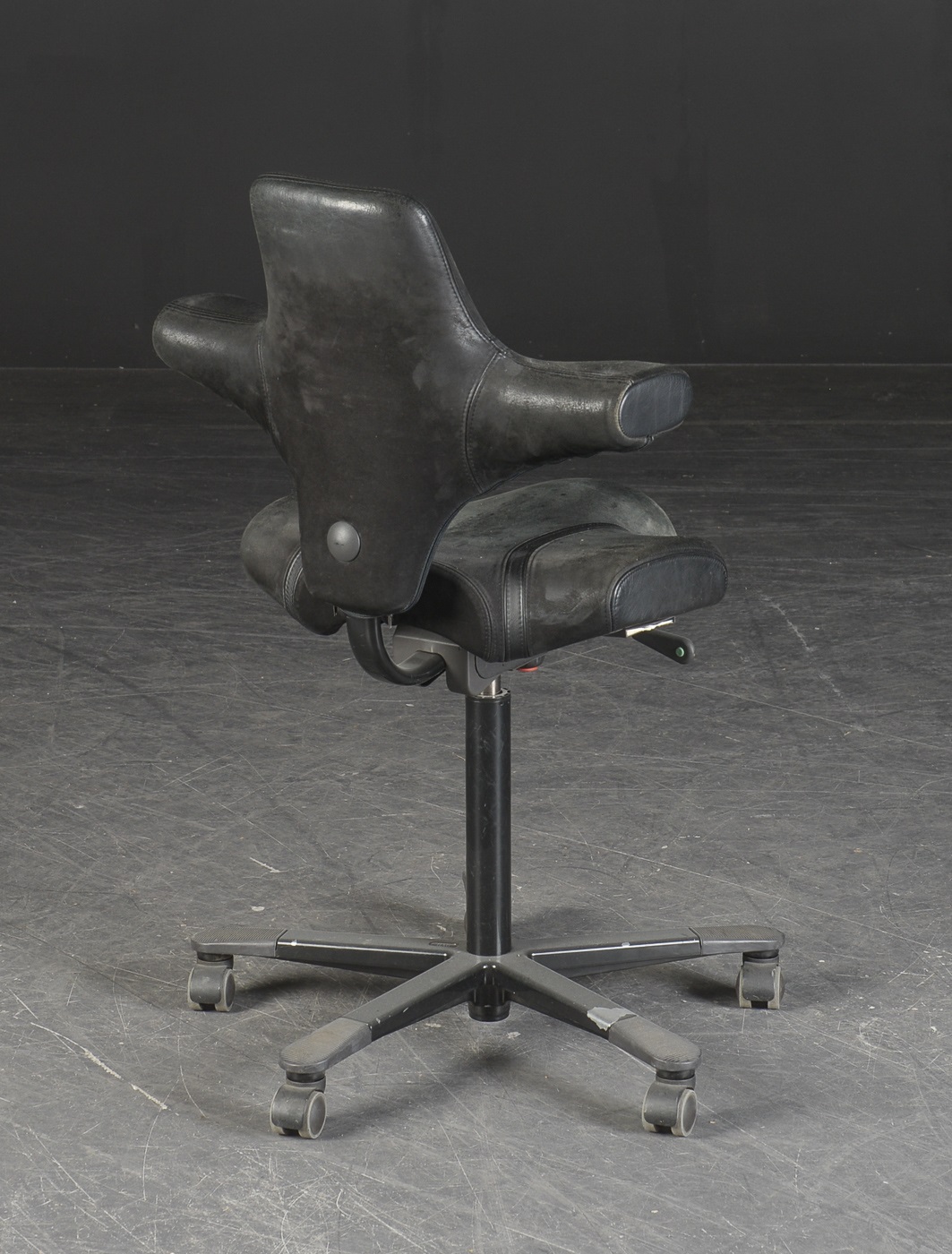 Office Chair Hag Capisco 8106 Saddle Seat In Leather High Lift