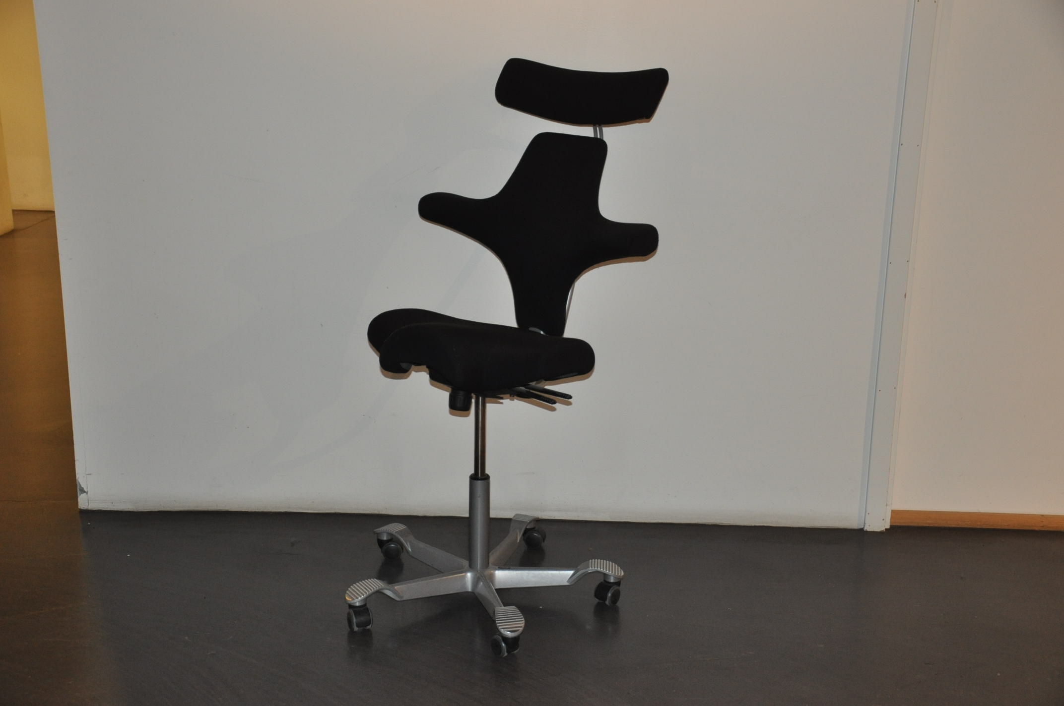 Office Chair HÅg Capisco 8107 With Headrest Black Allfor Se Used Is The New Office Chair HÅg Capisco 8107 With Headrest Black Allfor Se Used Is The New