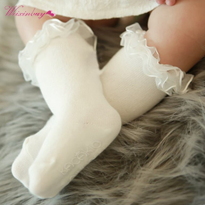 Strumpor med spetsvolang ivory baby och barn kort Strumpor med spetsvolang ivory baby och barn kort