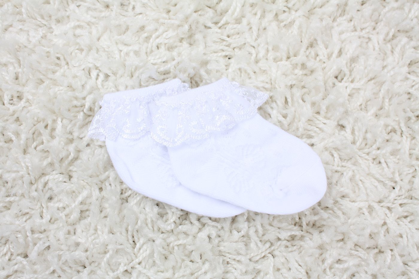 Strumpor med spetsvolang ivory baby och barn kort Strumpor med spetsvolang ivory baby och barn kort